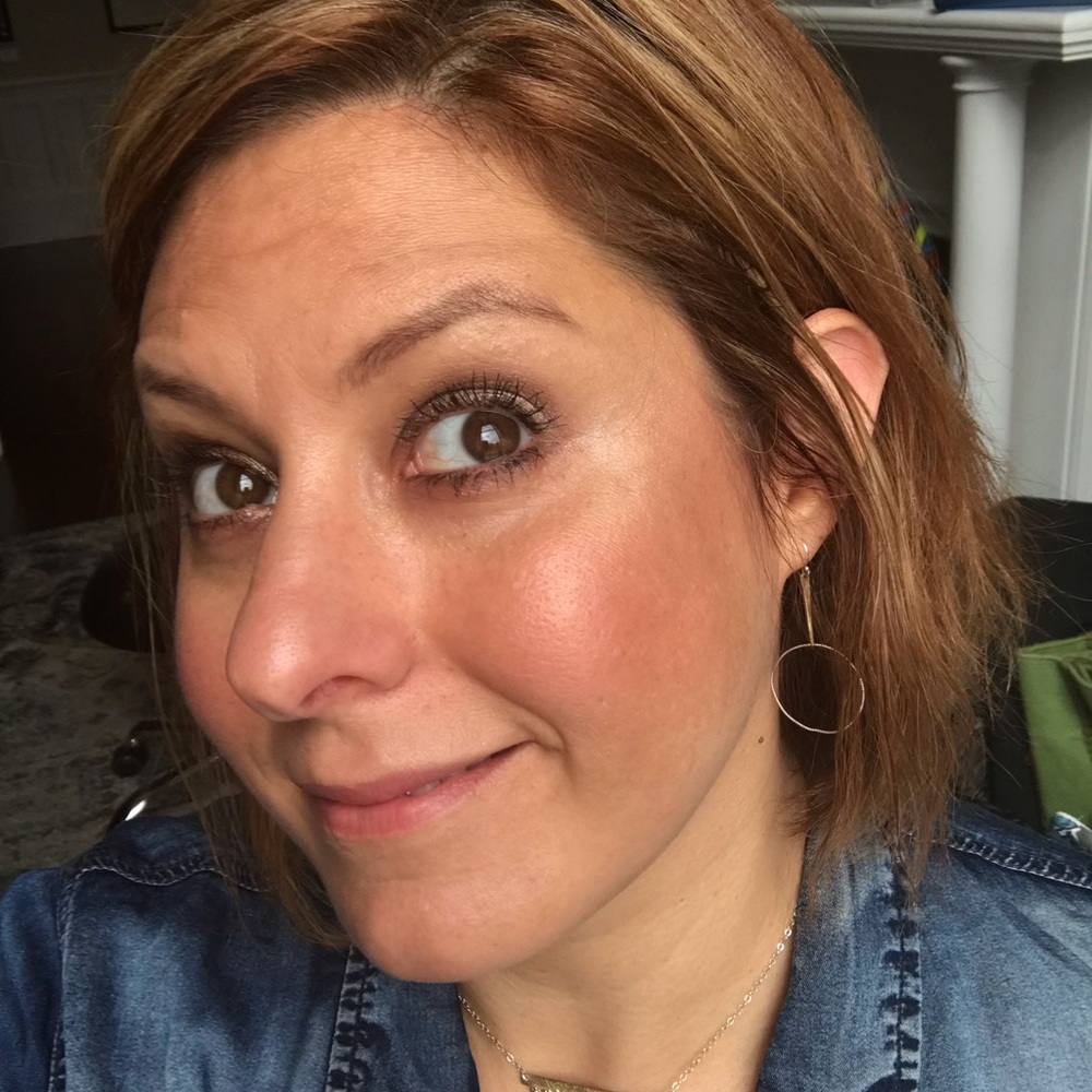 Hi! I am Nicole - I love cool, beautiful things!